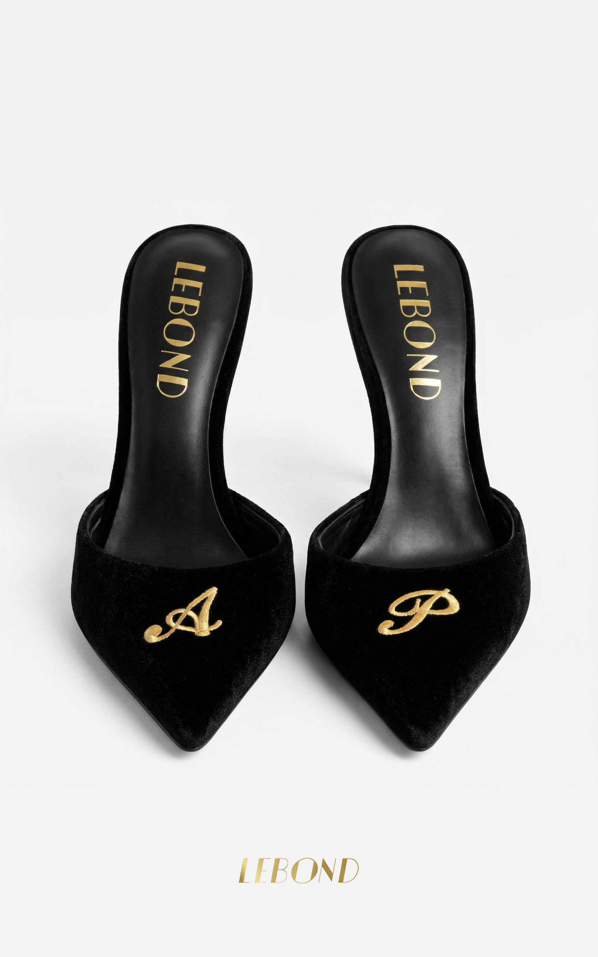 LEBOND JAMES LeBond_Royale