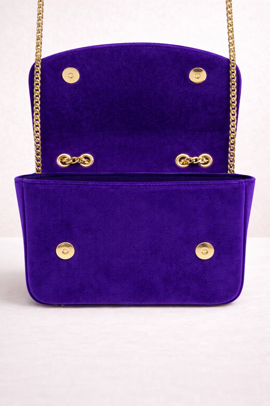 LeBond MONEYPENNY VIOLA LeBond_Royale